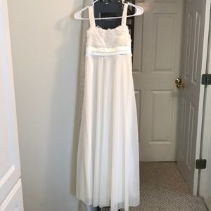 Von Maur Creme colored Girl’s Formal dress